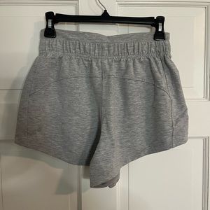 Lululemon Inner Glow soft Jersey relaxed fit short size 4